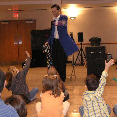 Chicago kid's magician, Fabjance, entertains children with a magic trick!