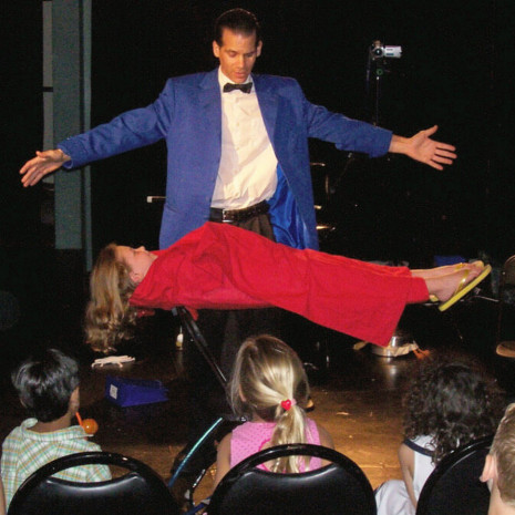 Chicago magician floats child in air!